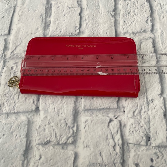 Adrienne Vittadini red patent zip around wallet - Picture 6 of 6